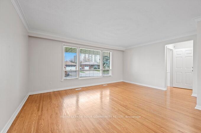 Photo 5 of 4 Windsor Road, Etobicoke, Kingsview Village-The Westway — HOMEH