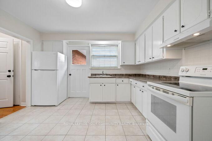 Photo 10 of 4 Windsor Road, Etobicoke, Kingsview Village-The Westway — HOMEH