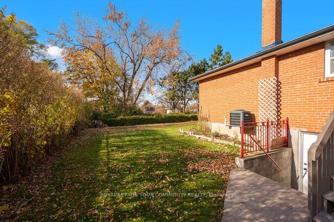 Photo 33 of 4 Windsor Road, Etobicoke, Kingsview Village-The Westway — HOMEH
