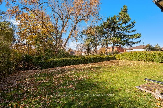 Photo 34 of 4 Windsor Road, Etobicoke, Kingsview Village-The Westway — HOMEH