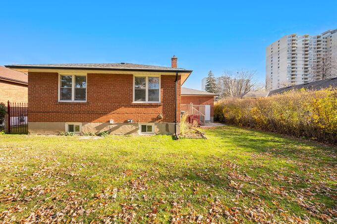 Photo 36 of 4 Windsor Road, Etobicoke, Kingsview Village-The Westway — HOMEH