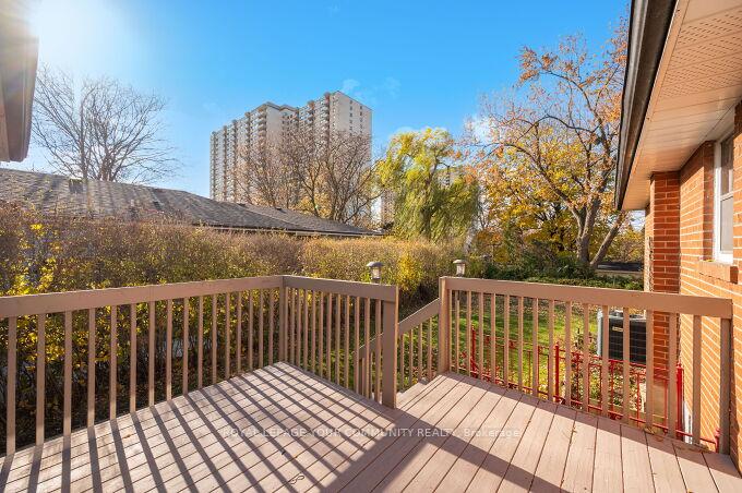 Photo 37 of 4 Windsor Road, Etobicoke, Kingsview Village-The Westway — HOMEH