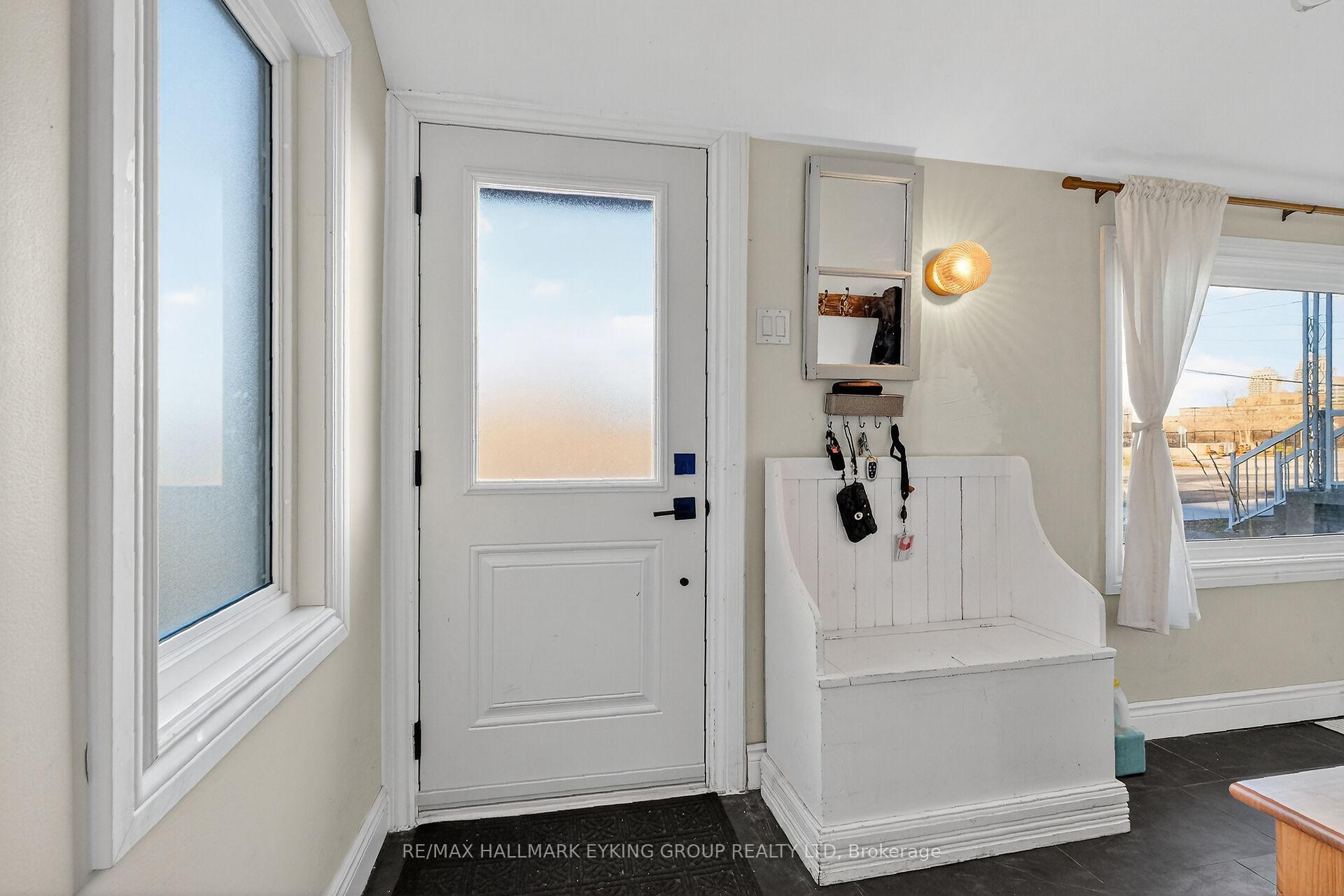 Photo 5 of 1762 Scott Street, Ottawa, Ottawa West — HOMEH