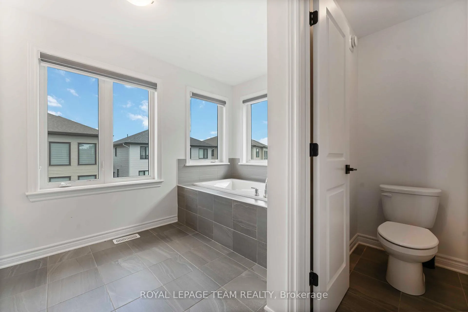 Photo 183 of 1010 Brian Good Avenue, Ottawa, Riverside South/Gloucester Glen — HOMEH