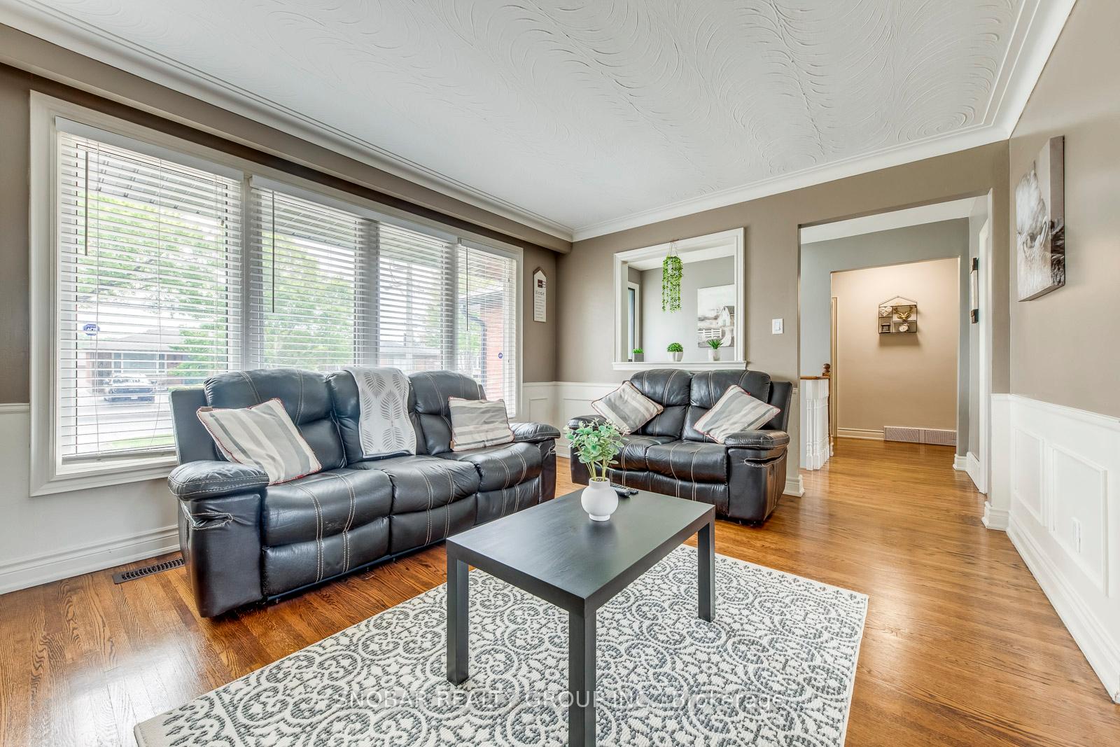 Photo 4 of 44 Arkley Crescent, Etobicoke, Willowridge-Martingrove-Richview — HOMEH