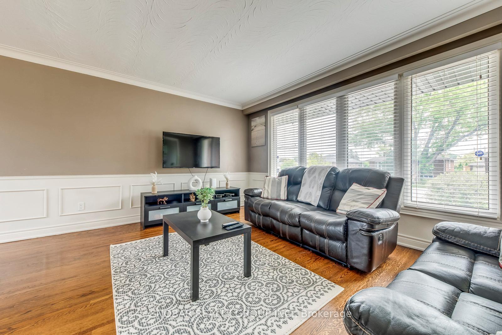 Photo 5 of 44 Arkley Crescent, Etobicoke, Willowridge-Martingrove-Richview — HOMEH