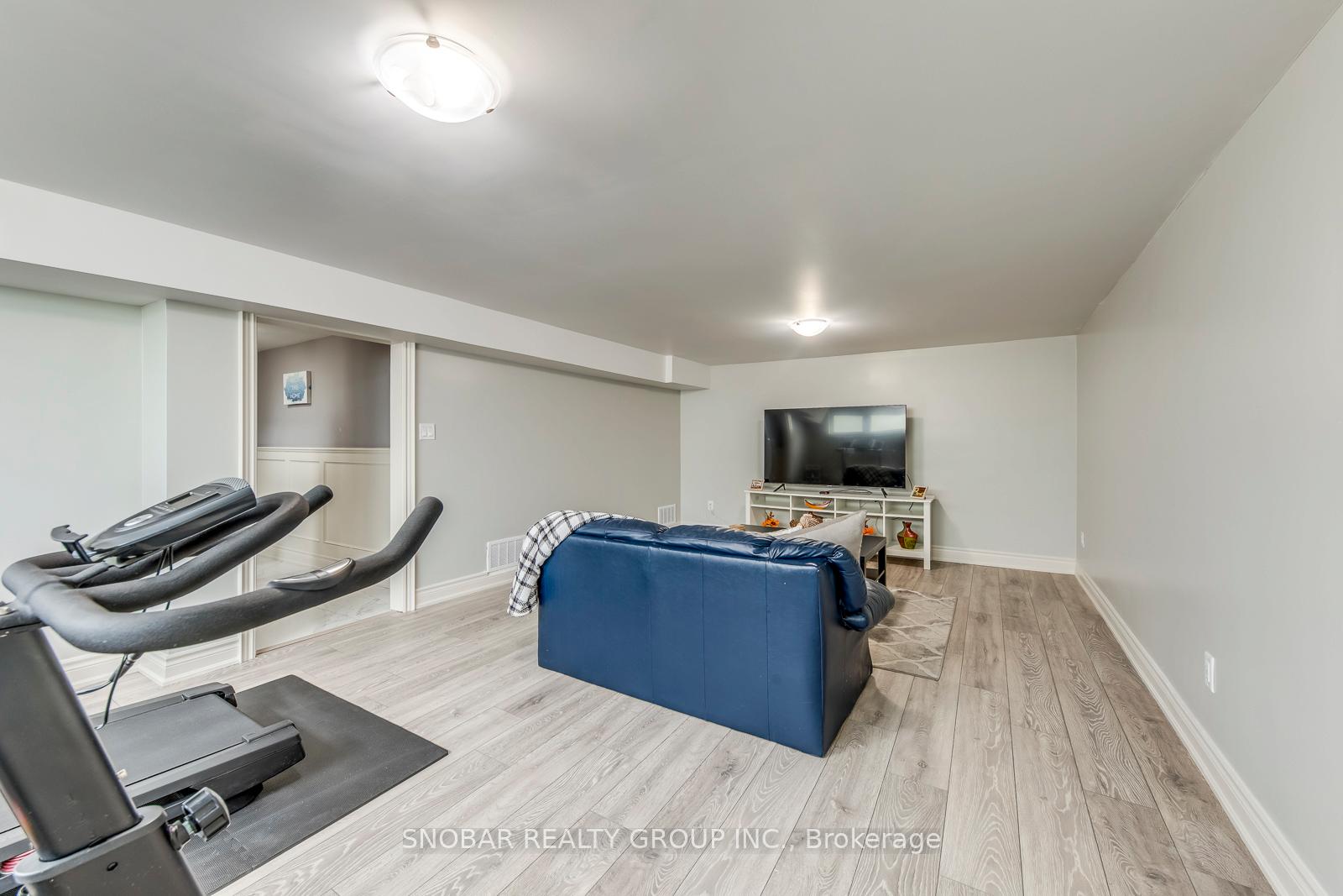 Photo 16 of 44 Arkley Crescent, Etobicoke, Willowridge-Martingrove-Richview — HOMEH