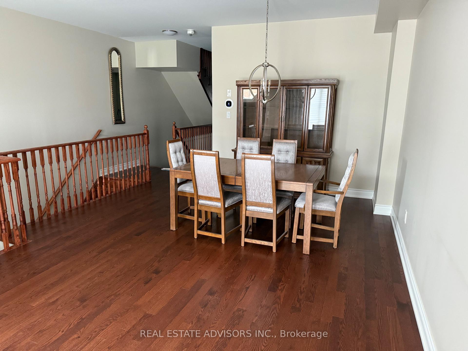 Photo 4 of 12 Dryden Way, Etobicoke, Willowridge-Martingrove-Richview — HOMEH