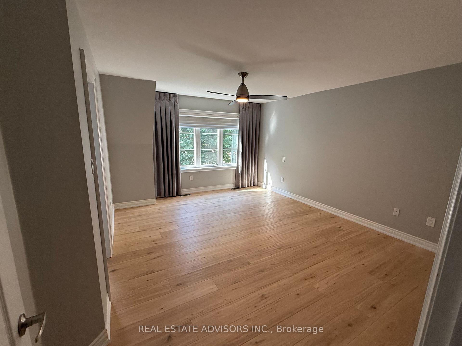 Photo 15 of 12 Dryden Way, Etobicoke, Willowridge-Martingrove-Richview — HOMEH