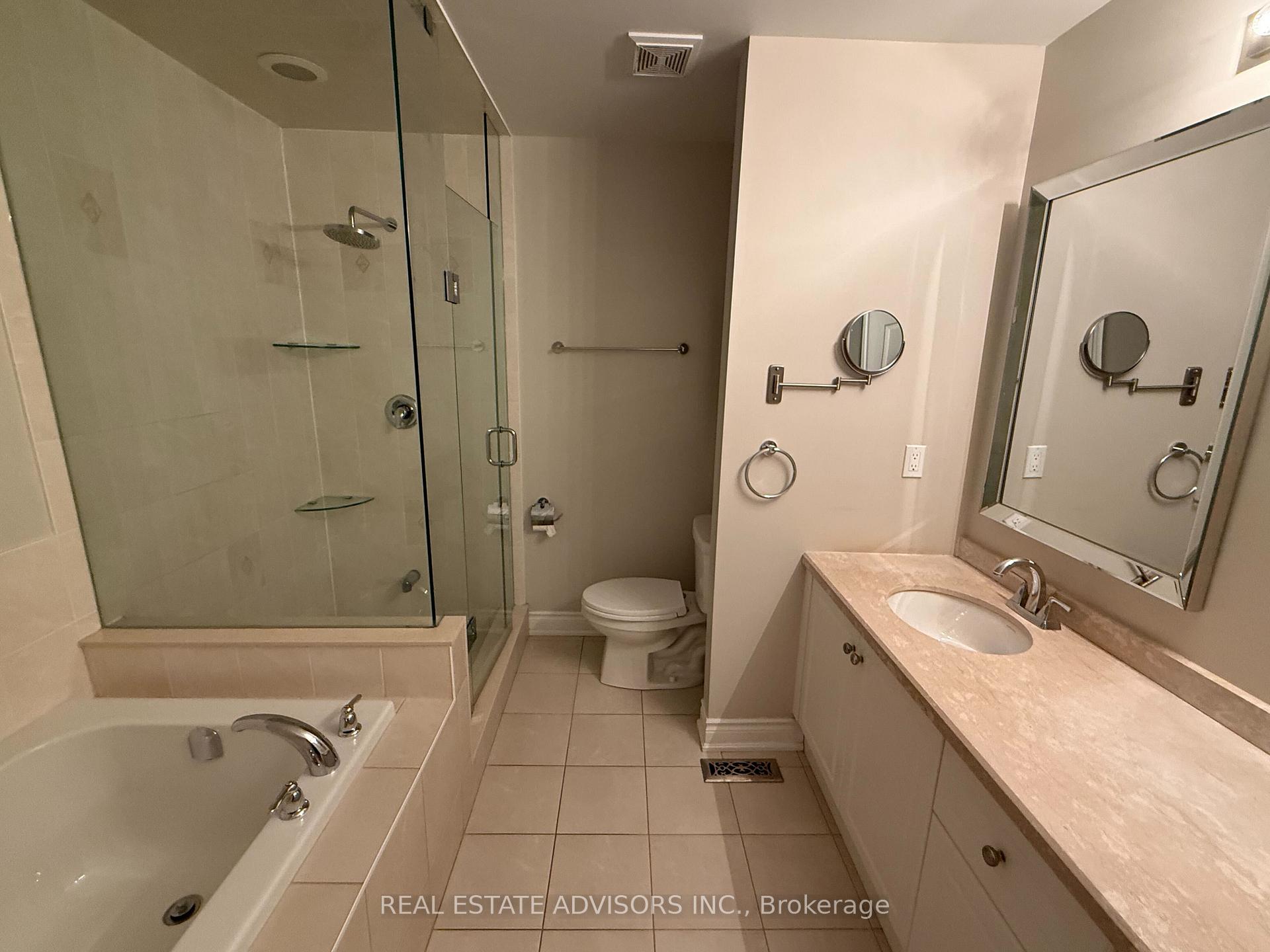 Photo 3 of 12 Dryden Way, Etobicoke, Willowridge-Martingrove-Richview — HOMEH