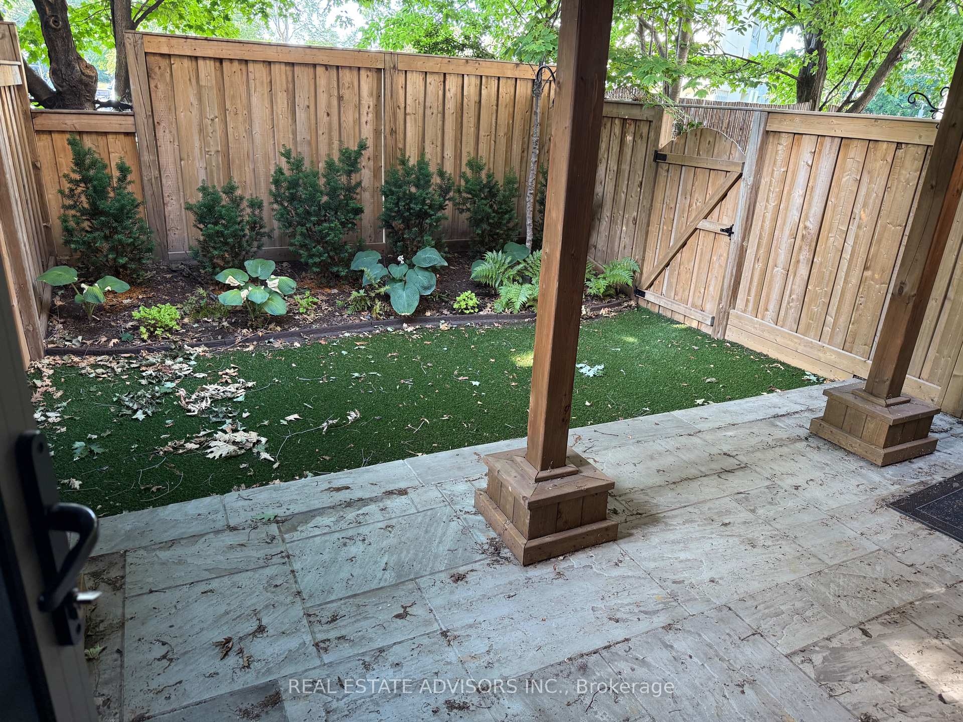 Photo 16 of 12 Dryden Way, Etobicoke, Willowridge-Martingrove-Richview — HOMEH