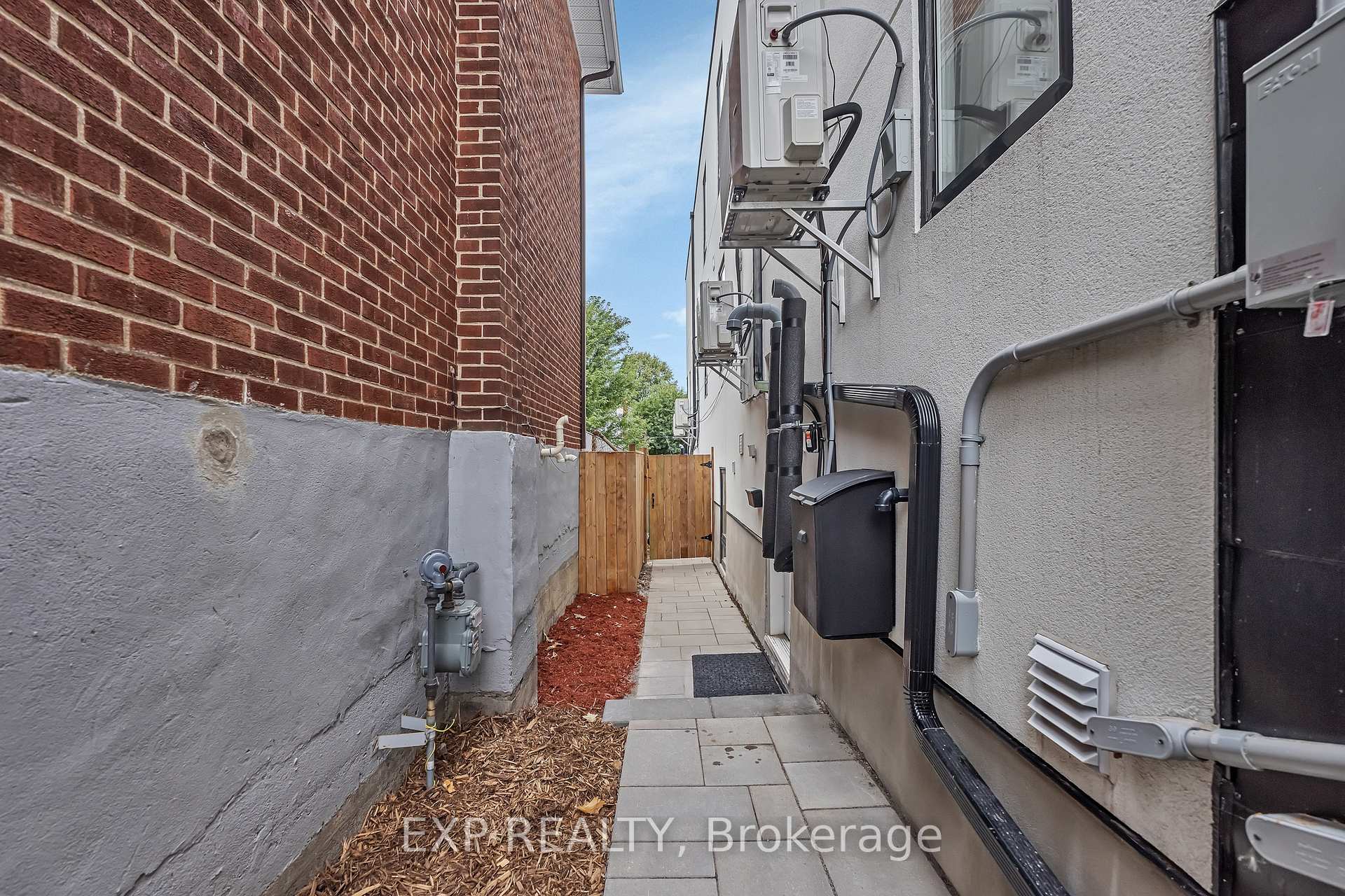 Photo 17 of 4A Huron Avenue N, Ottawa, Ottawa West — HOMEH