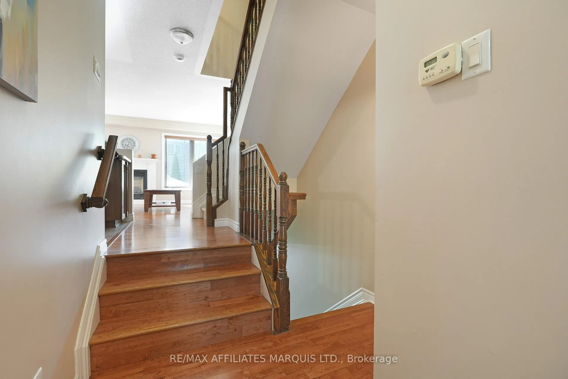 Photo 4 of 76 Indigo Street, Ottawa, Beacon Hill South — HOMEH