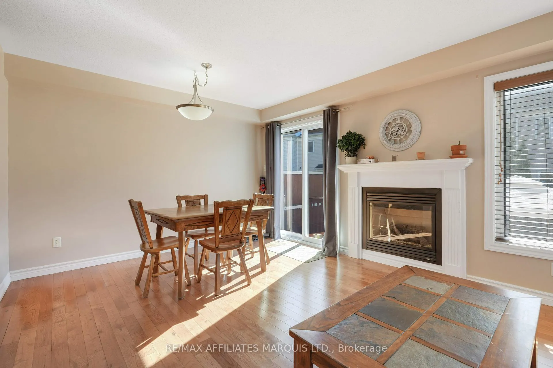 Photo 13 of 76 Indigo Street, Ottawa, Beacon Hill South — HOMEH