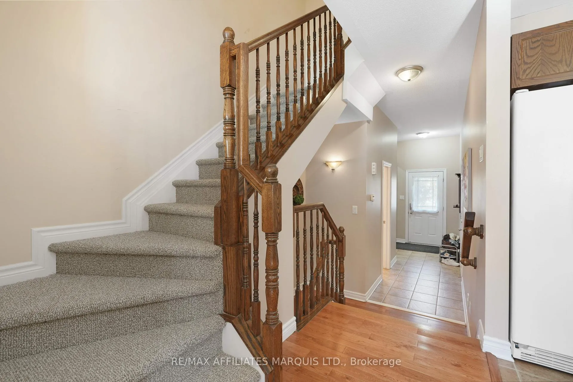 Photo 14 of 76 Indigo Street, Ottawa, Beacon Hill South — HOMEH