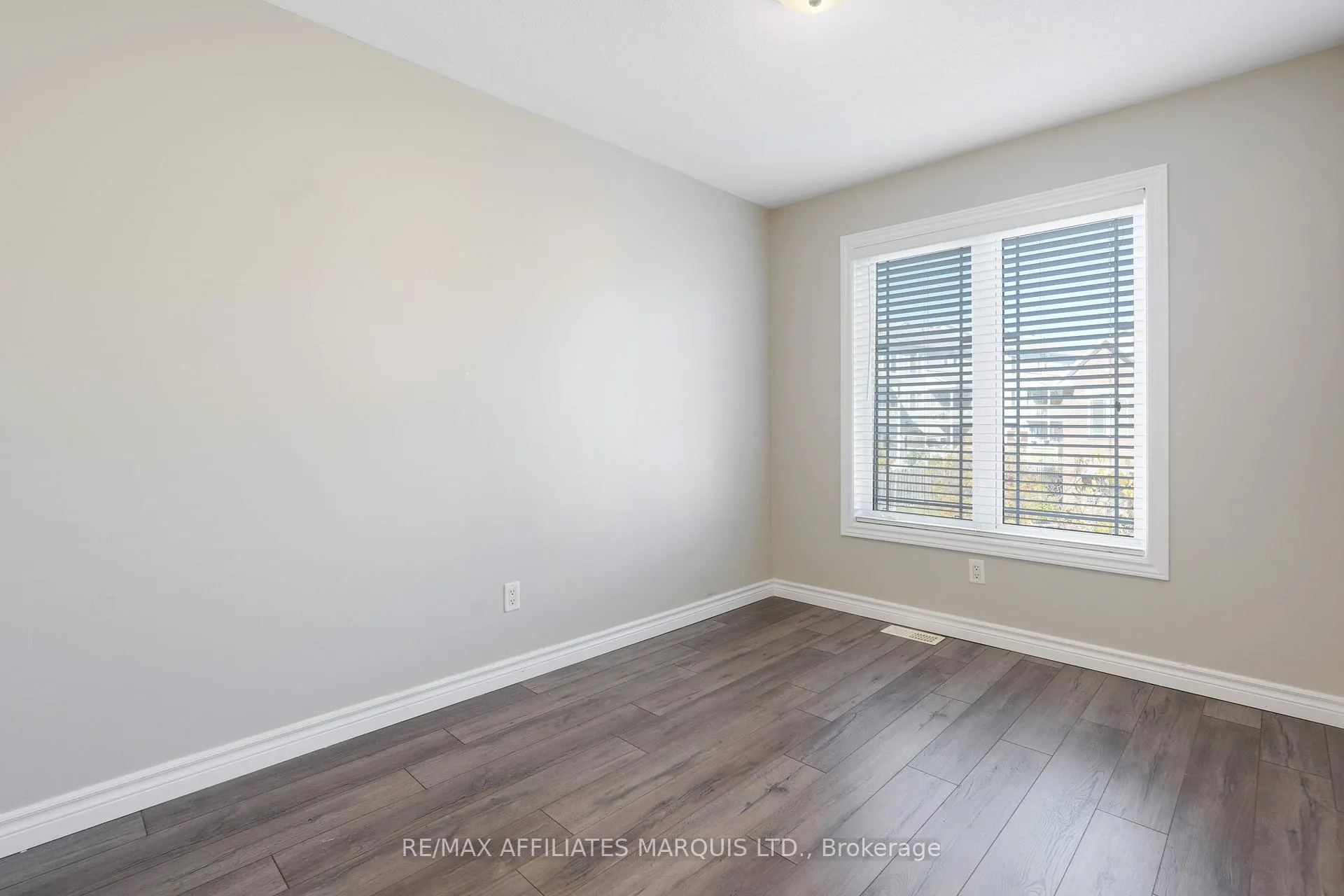 Photo 19 of 76 Indigo Street, Ottawa, Beacon Hill South — HOMEH
