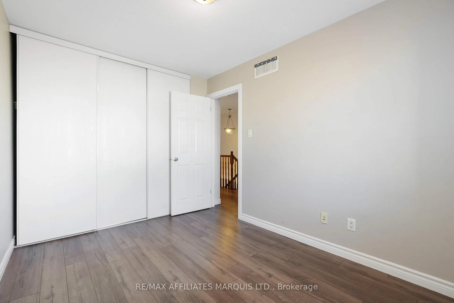 Photo 20 of 76 Indigo Street, Ottawa, Beacon Hill South — HOMEH