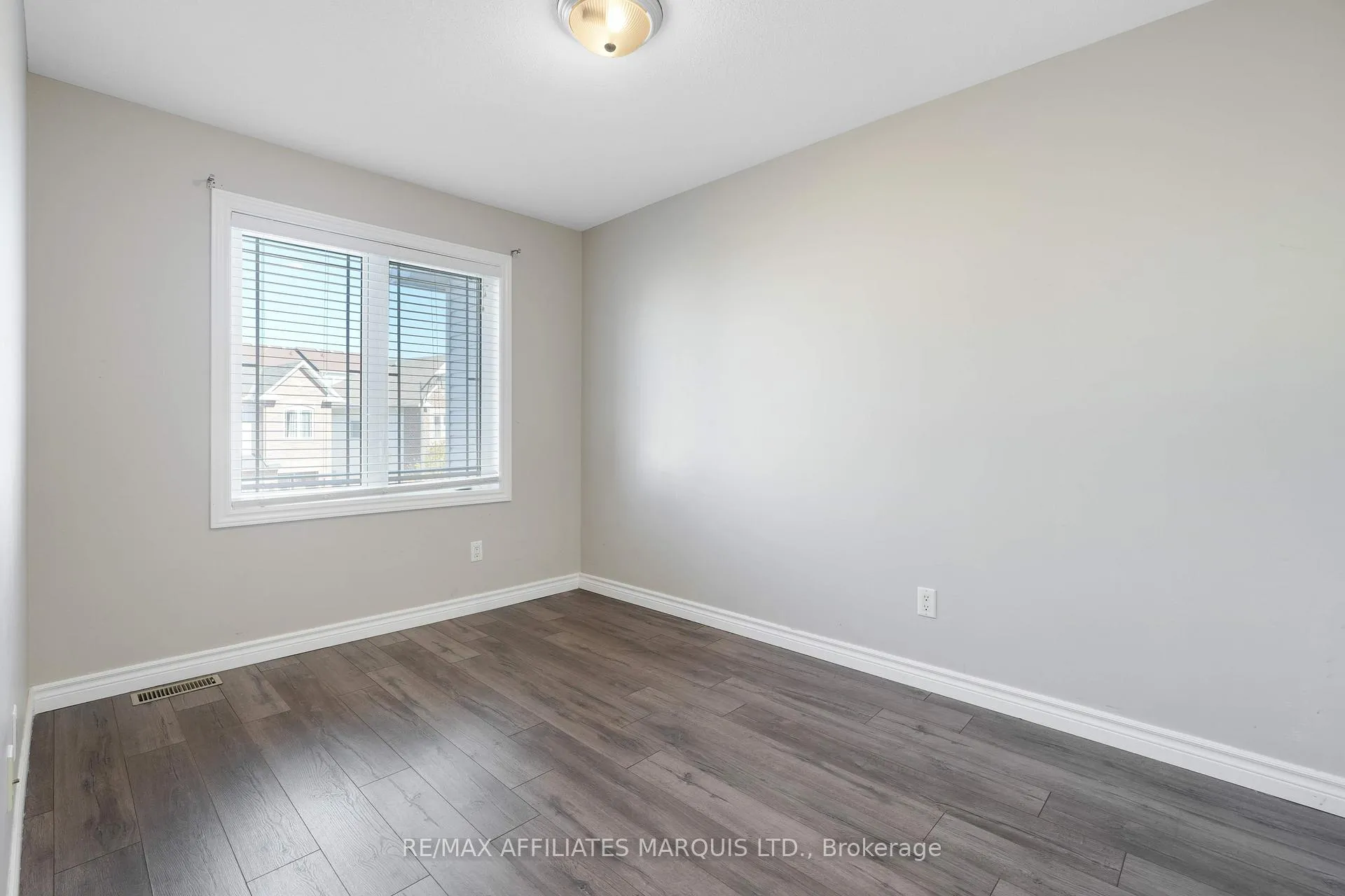 Photo 21 of 76 Indigo Street, Ottawa, Beacon Hill South — HOMEH