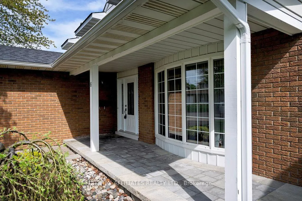 Photo 15 of 6 Centrepark Drive, Ottawa, Blackburn Hamlet — HOMEH