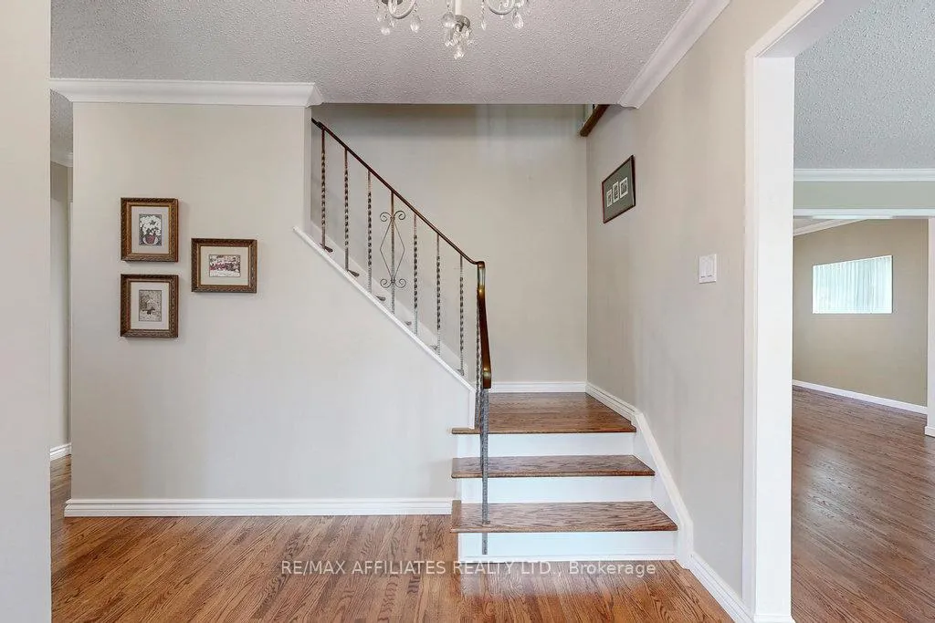 Photo 26 of 6 Centrepark Drive, Ottawa, Blackburn Hamlet — HOMEH