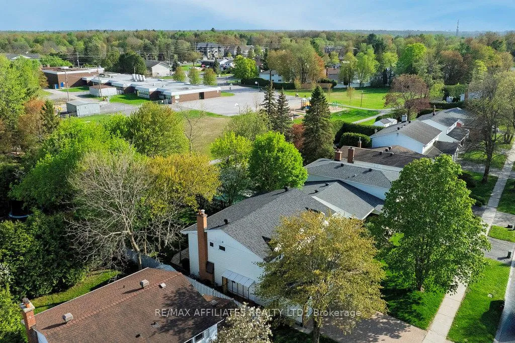 Photo 200 of 6 Centrepark Drive, Ottawa, Blackburn Hamlet — HOMEH