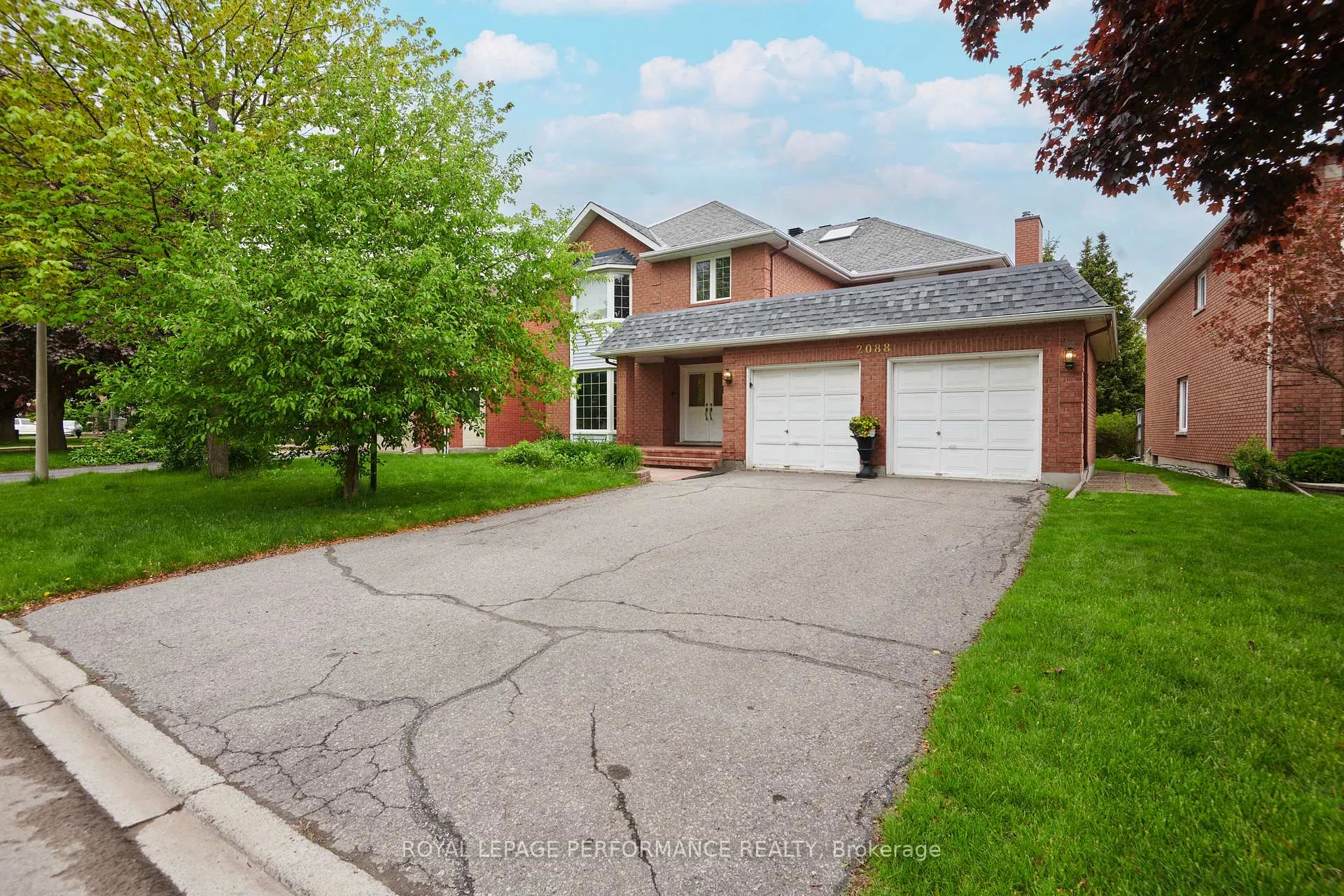 Photo 4 of 2088 Lamira Street, Ottawa, Applewood Acres — HOMEH