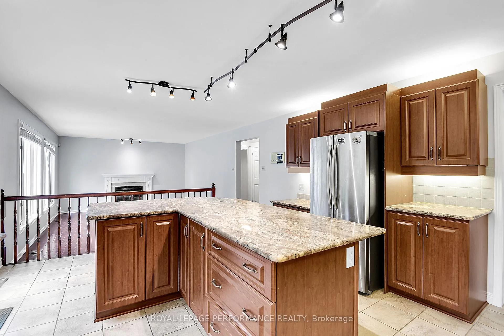 Photo 53 of 2088 Lamira Street, Ottawa, Applewood Acres — HOMEH