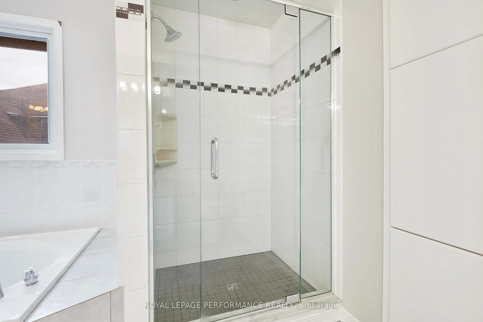 Photo 107 of 2088 Lamira Street, Ottawa, Applewood Acres — HOMEH