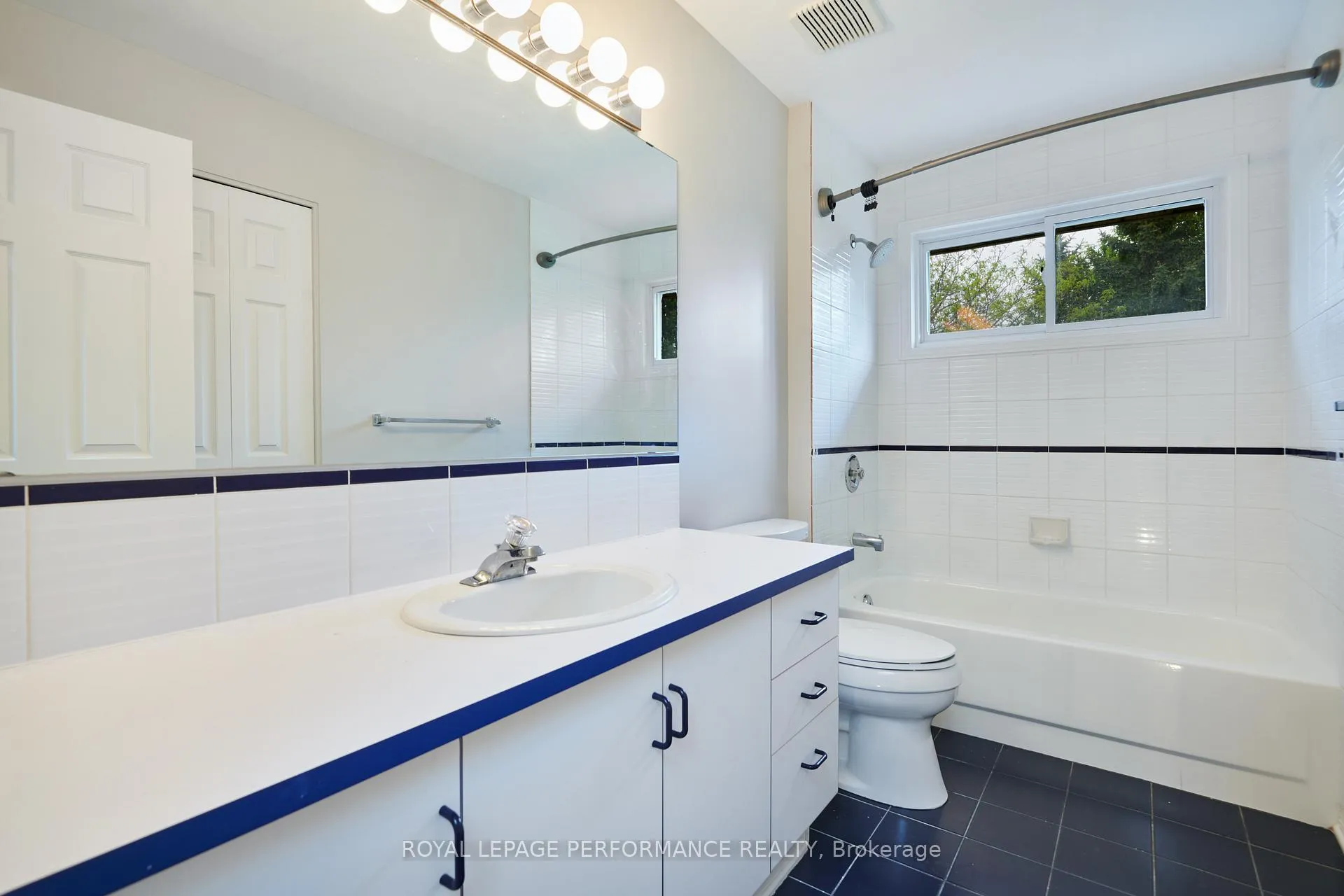 Photo 120 of 2088 Lamira Street, Ottawa, Applewood Acres — HOMEH