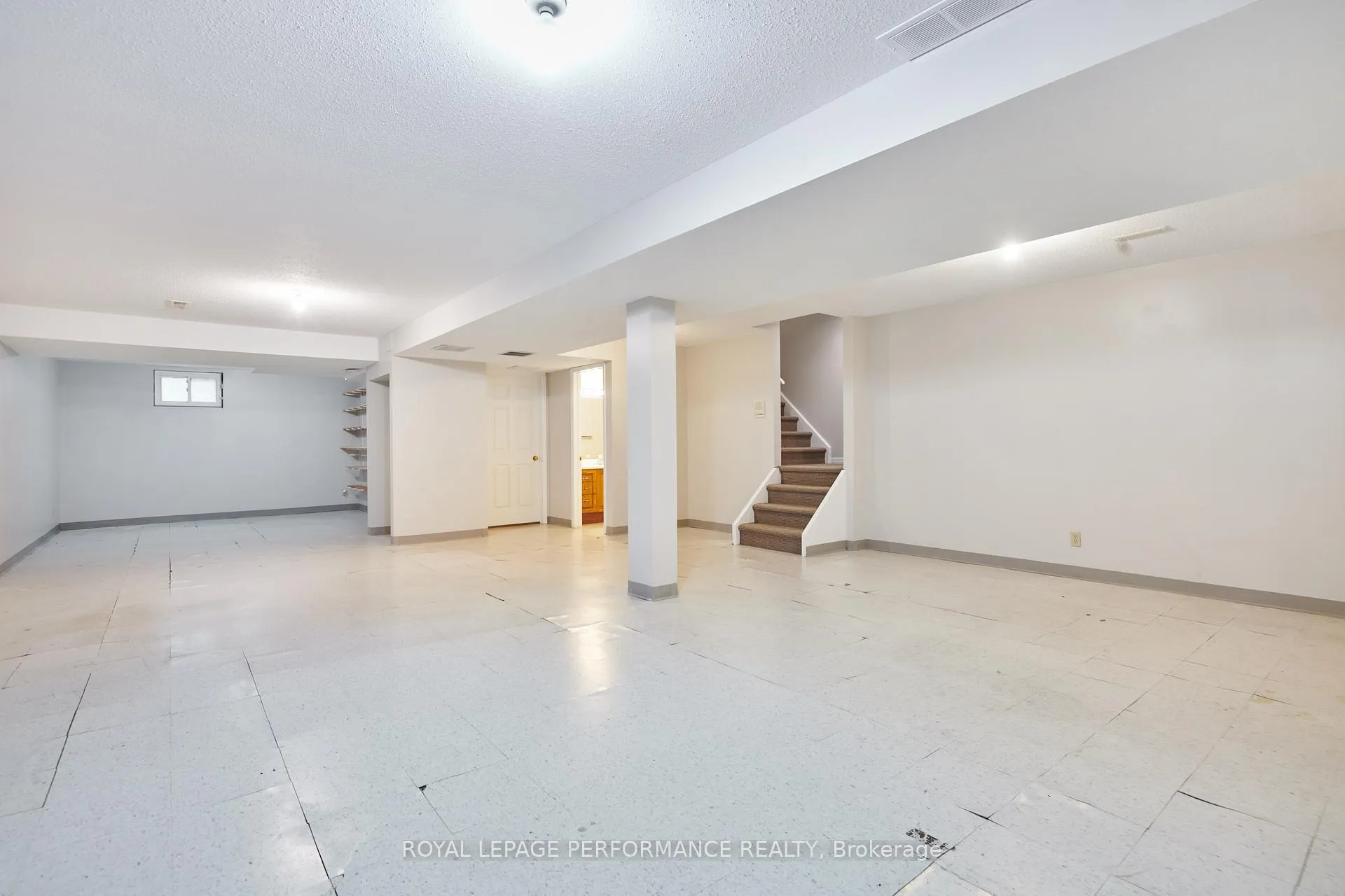 Photo 136 of 2088 Lamira Street, Ottawa, Applewood Acres — HOMEH