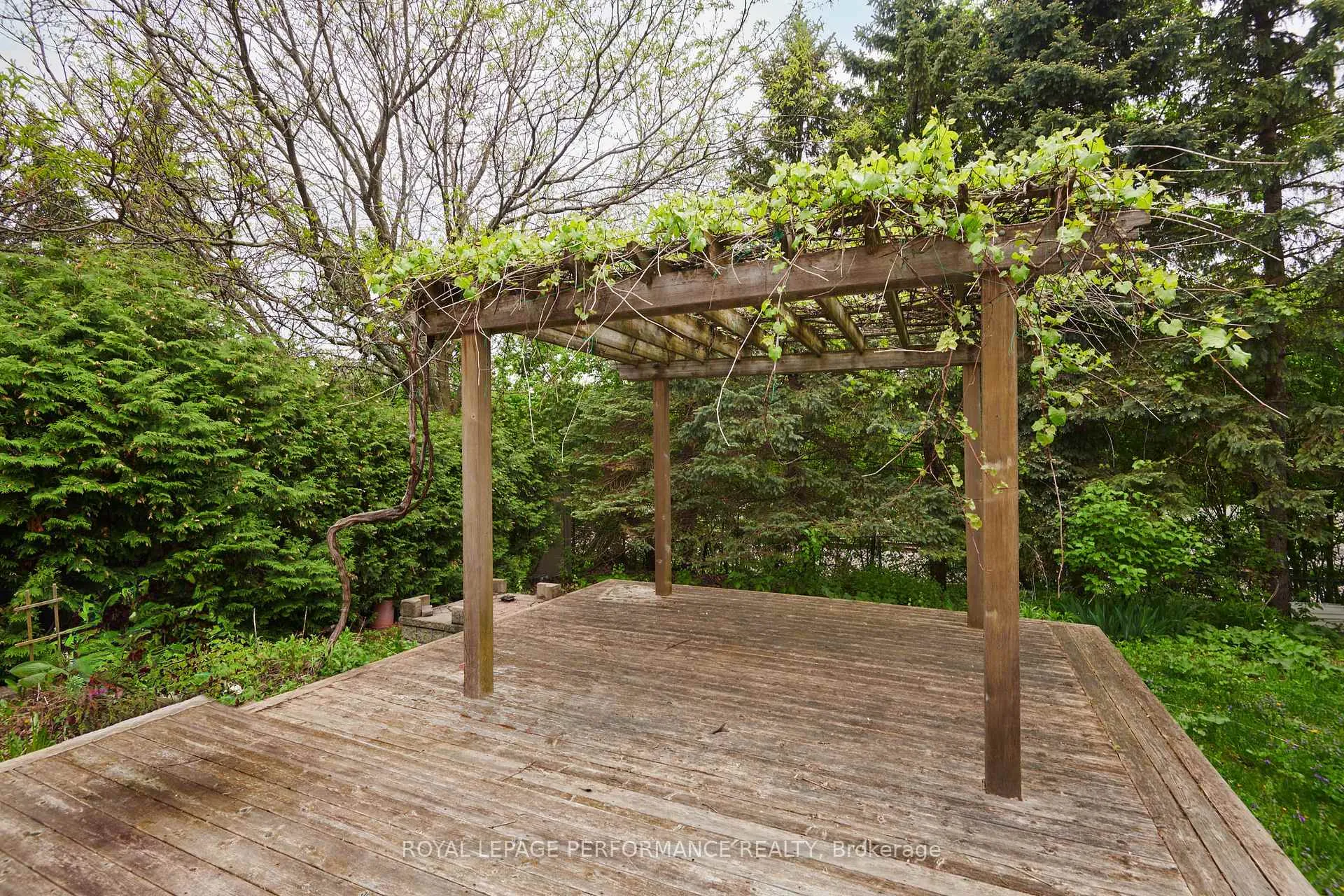 Photo 153 of 2088 Lamira Street, Ottawa, Applewood Acres — HOMEH