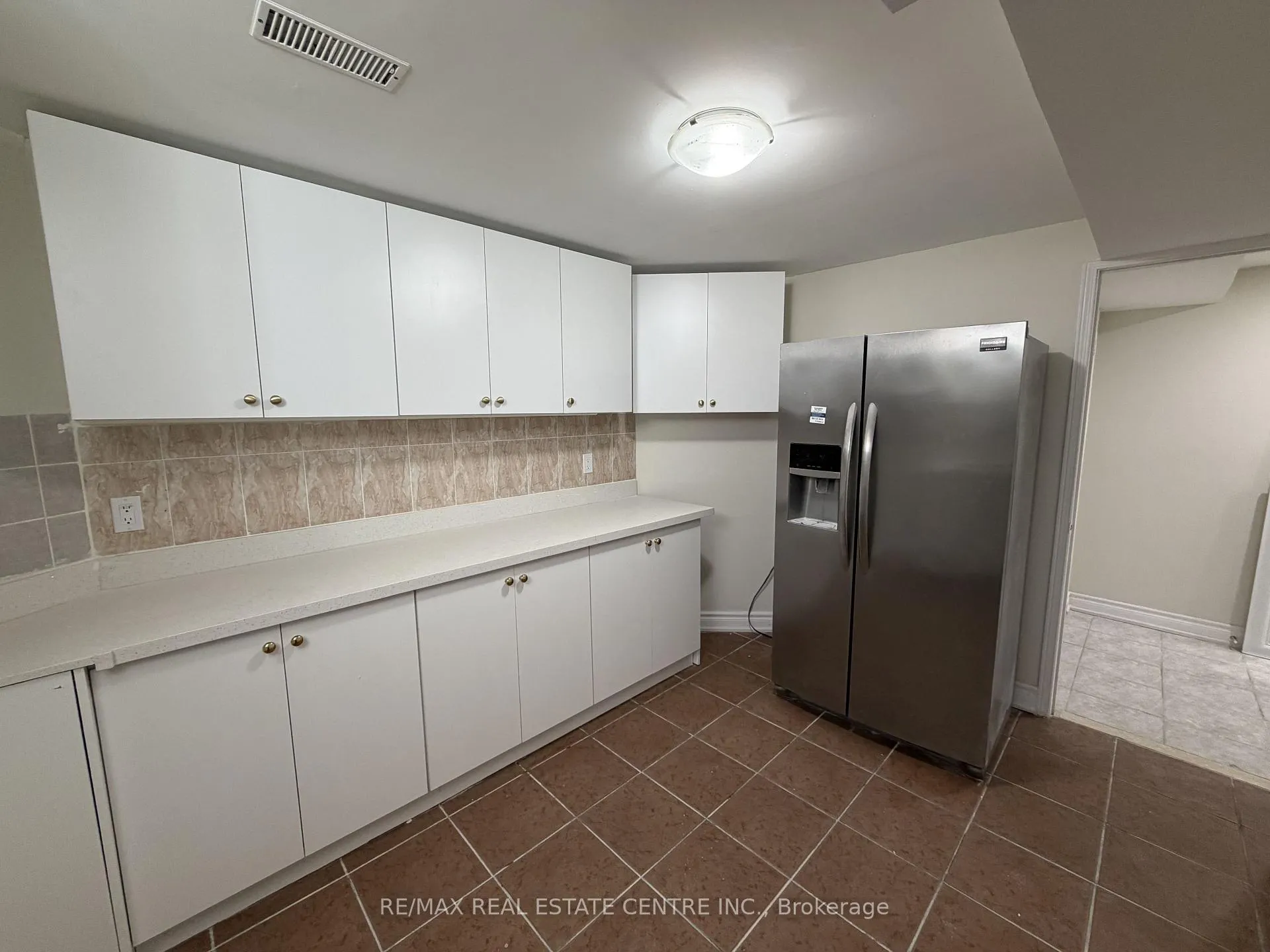 Photo 11 of Unit Bsmt, 10 Sheldon Drive, Ajax, Central — HOMEH
