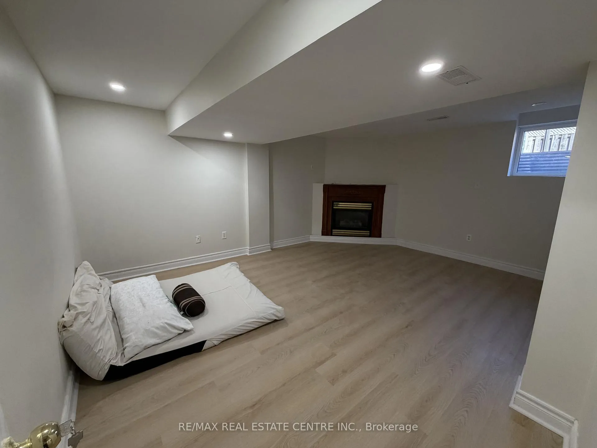 Photo 16 of Unit Bsmt, 10 Sheldon Drive, Ajax, Central — HOMEH