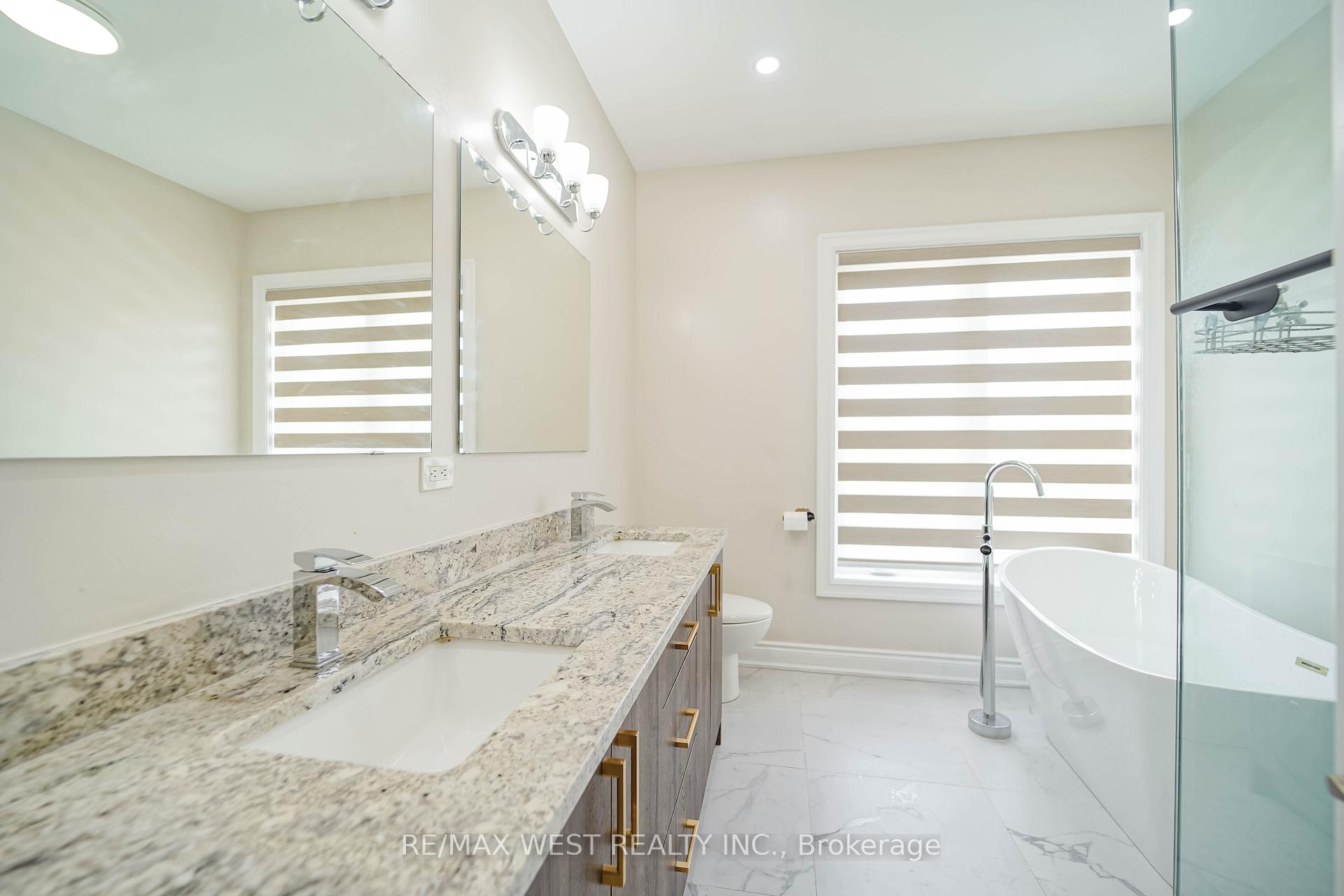 Photo 5 of 106 Celestine Drive, Etobicoke, Willowridge-Martingrove-Richview — HOMEH