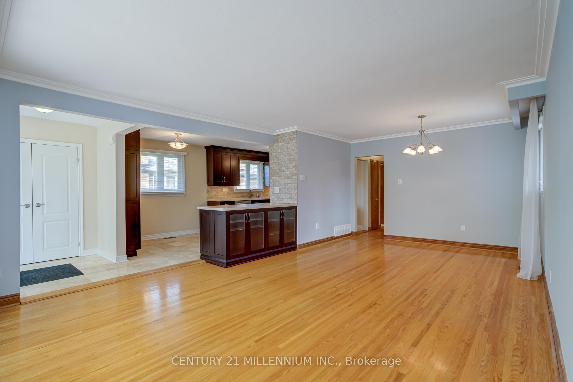 Photo 12 of 46 Northcrest Road, Etobicoke, Kingsview Village-The Westway — HOMEH