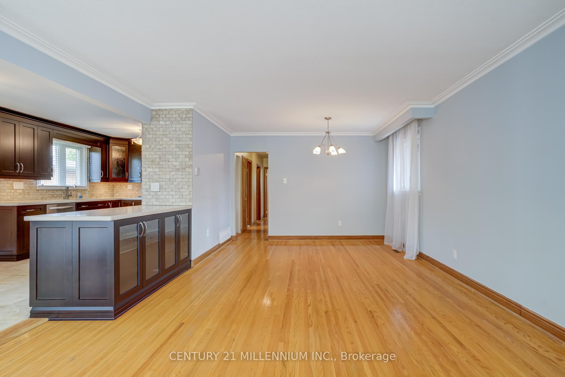 Photo 17 of 46 Northcrest Road, Etobicoke, Kingsview Village-The Westway — HOMEH