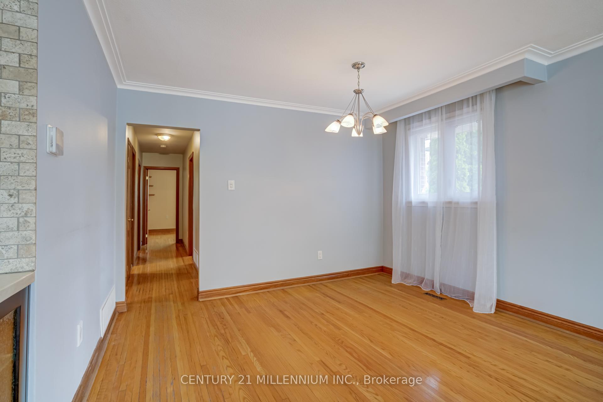 Photo 5 of 46 Northcrest Road, Etobicoke, Kingsview Village-The Westway — HOMEH