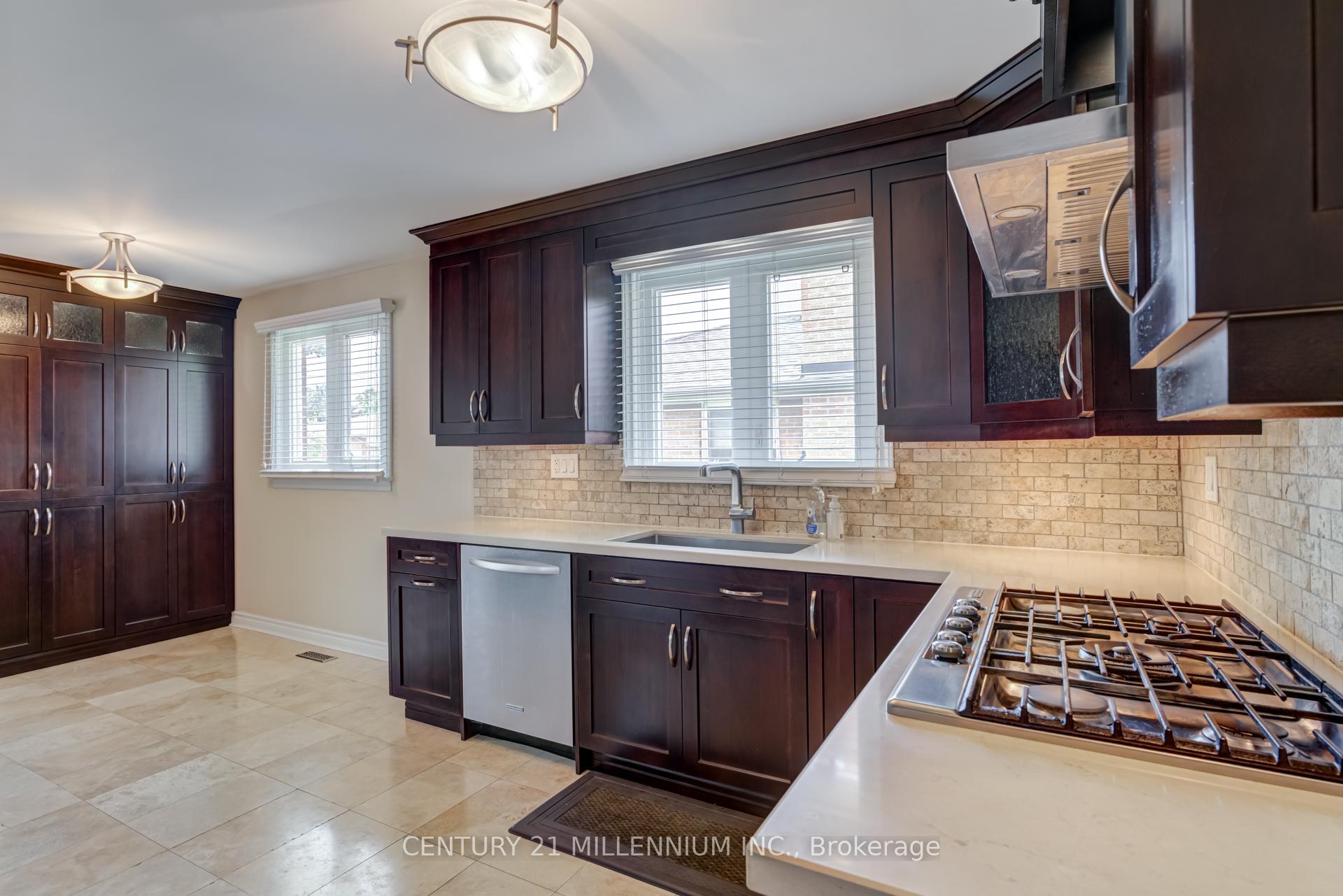 Photo 25 of 46 Northcrest Road, Etobicoke, Kingsview Village-The Westway — HOMEH
