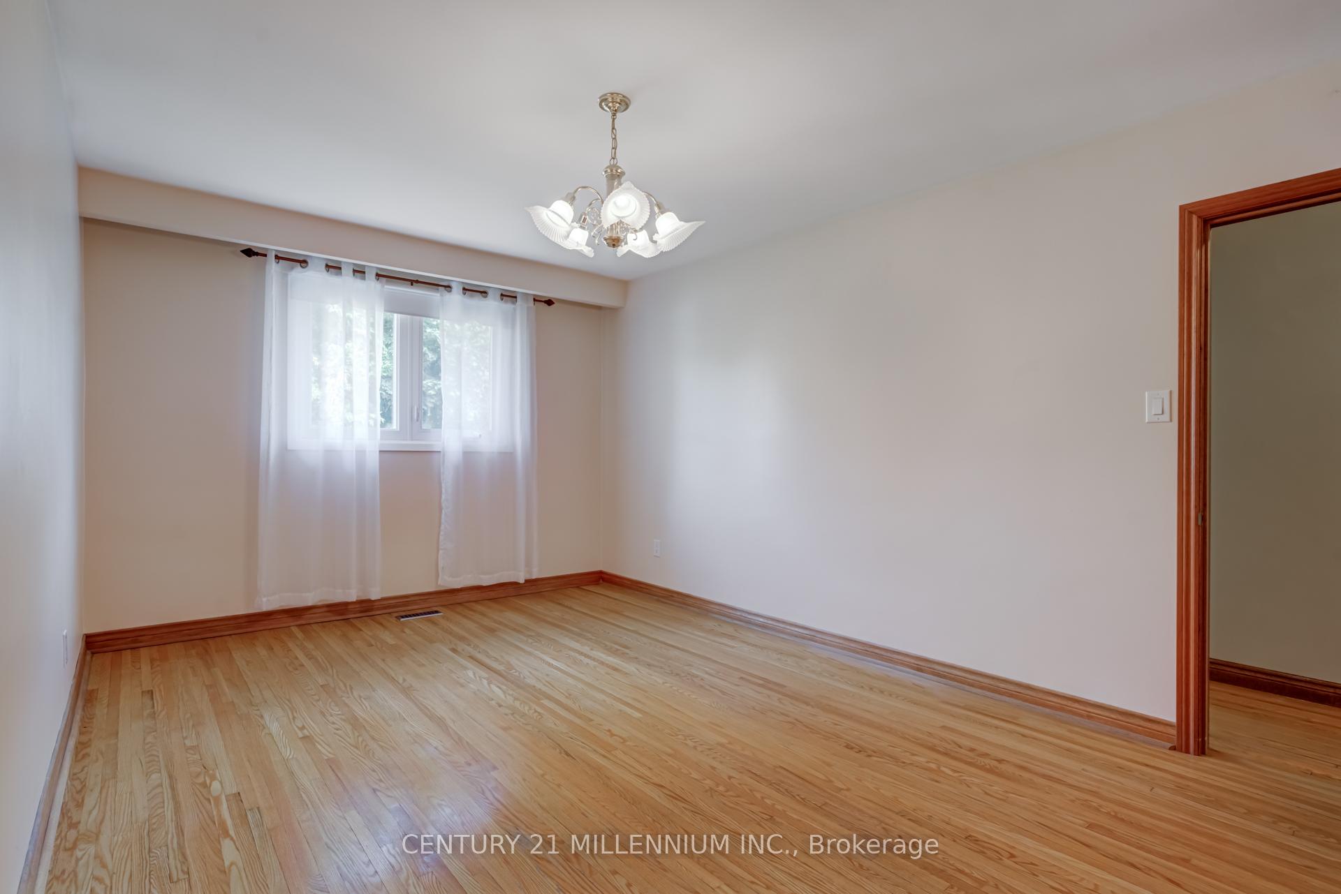 Photo 11 of 46 Northcrest Road, Etobicoke, Kingsview Village-The Westway — HOMEH