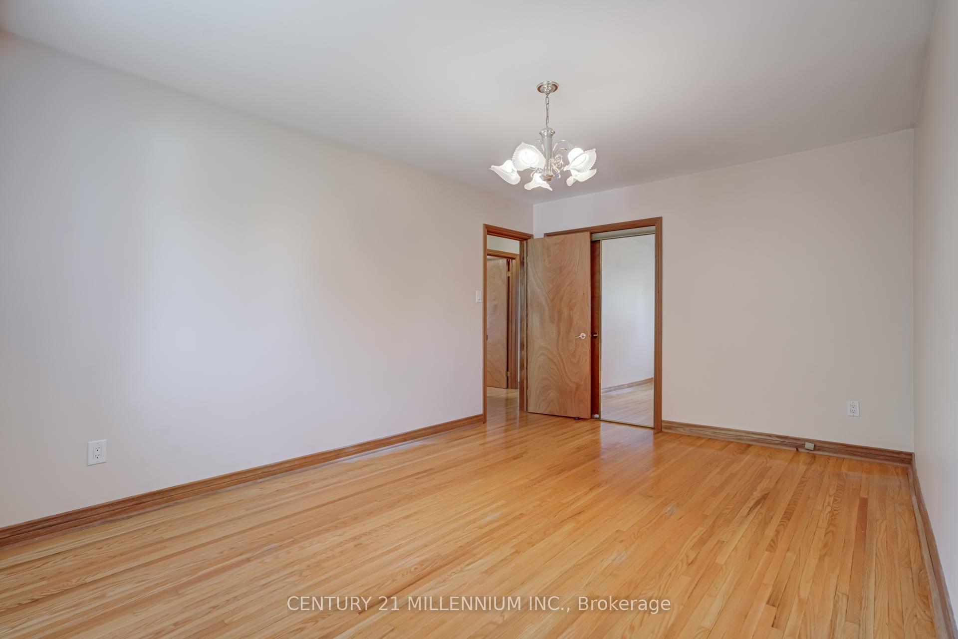 Photo 16 of 46 Northcrest Road, Etobicoke, Kingsview Village-The Westway — HOMEH