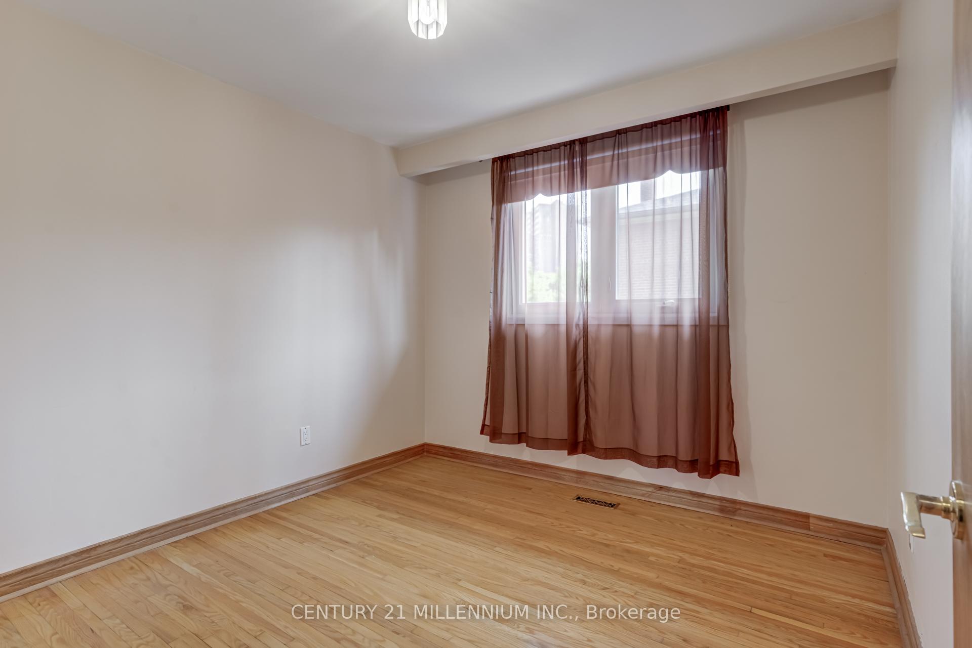 Photo 28 of 46 Northcrest Road, Etobicoke, Kingsview Village-The Westway — HOMEH