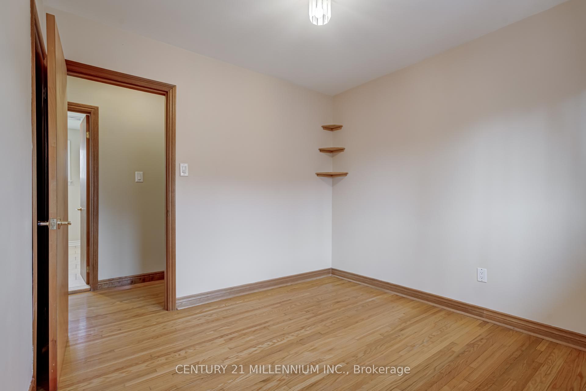 Photo 21 of 46 Northcrest Road, Etobicoke, Kingsview Village-The Westway — HOMEH