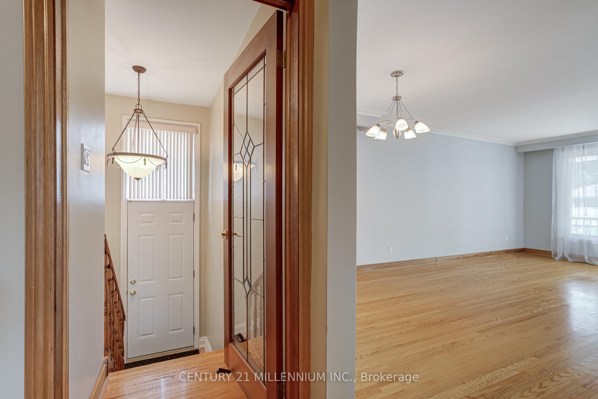 Photo 31 of 46 Northcrest Road, Etobicoke, Kingsview Village-The Westway — HOMEH