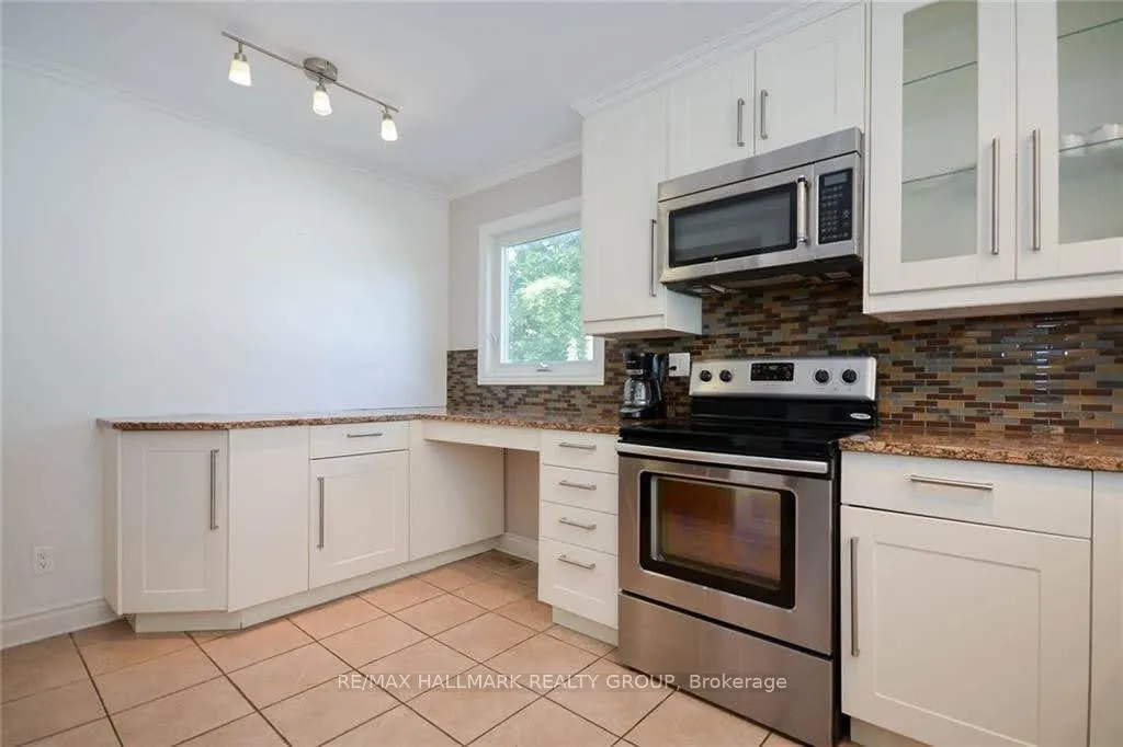 Photo 7 of Unit Upper Unit, 2409 Cheshire Road, Ottawa, Parkway Park — HOMEH