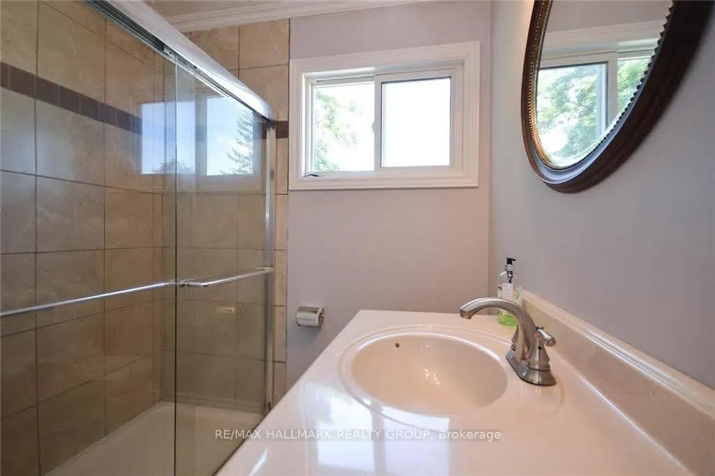 Photo 8 of Unit Upper Unit, 2409 Cheshire Road, Ottawa, Parkway Park — HOMEH