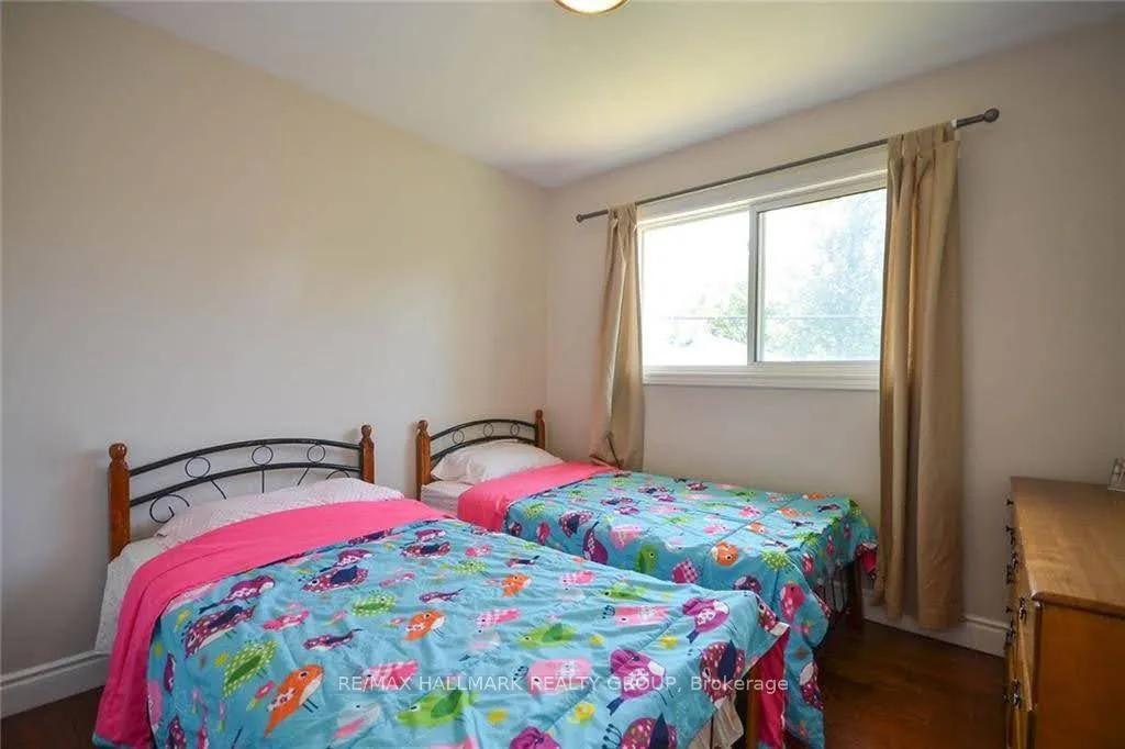 Photo 9 of Unit Upper Unit, 2409 Cheshire Road, Ottawa, Parkway Park — HOMEH
