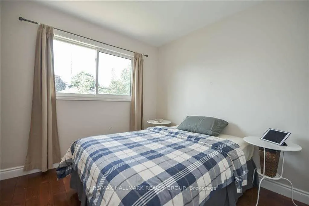 Photo 11 of Unit Upper Unit, 2409 Cheshire Road, Ottawa, Parkway Park — HOMEH