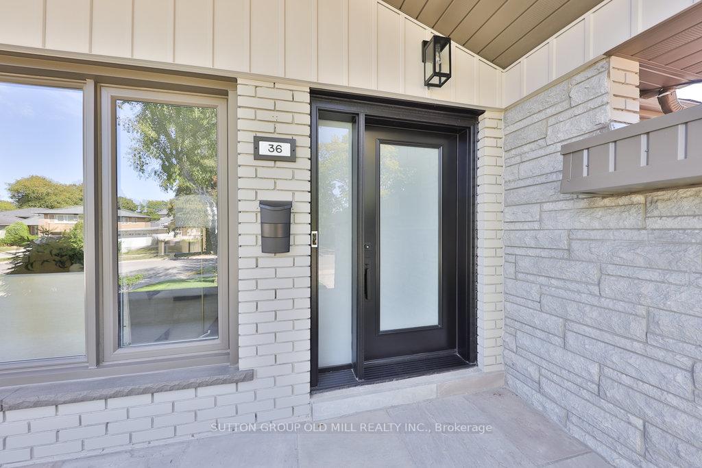 Photo 2 of 36 Laurelwood Crescent, Etobicoke, Willowridge-Martingrove-Richview — HOMEH