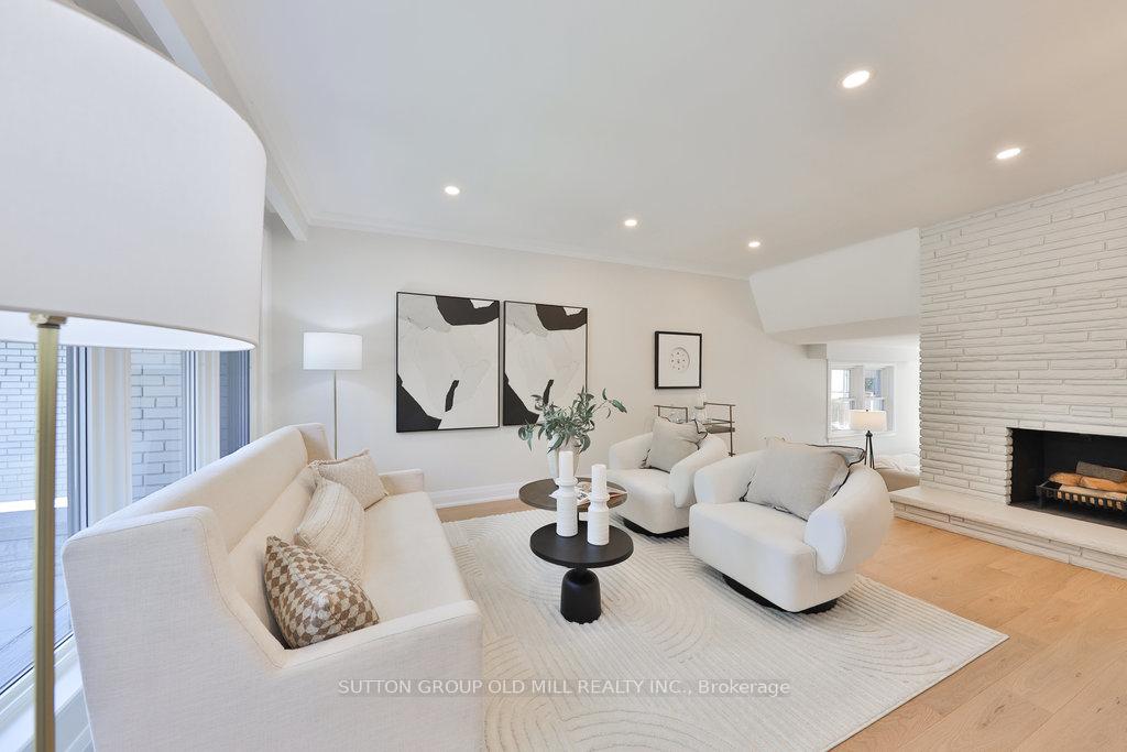 Photo 3 of 36 Laurelwood Crescent, Etobicoke, Willowridge-Martingrove-Richview — HOMEH