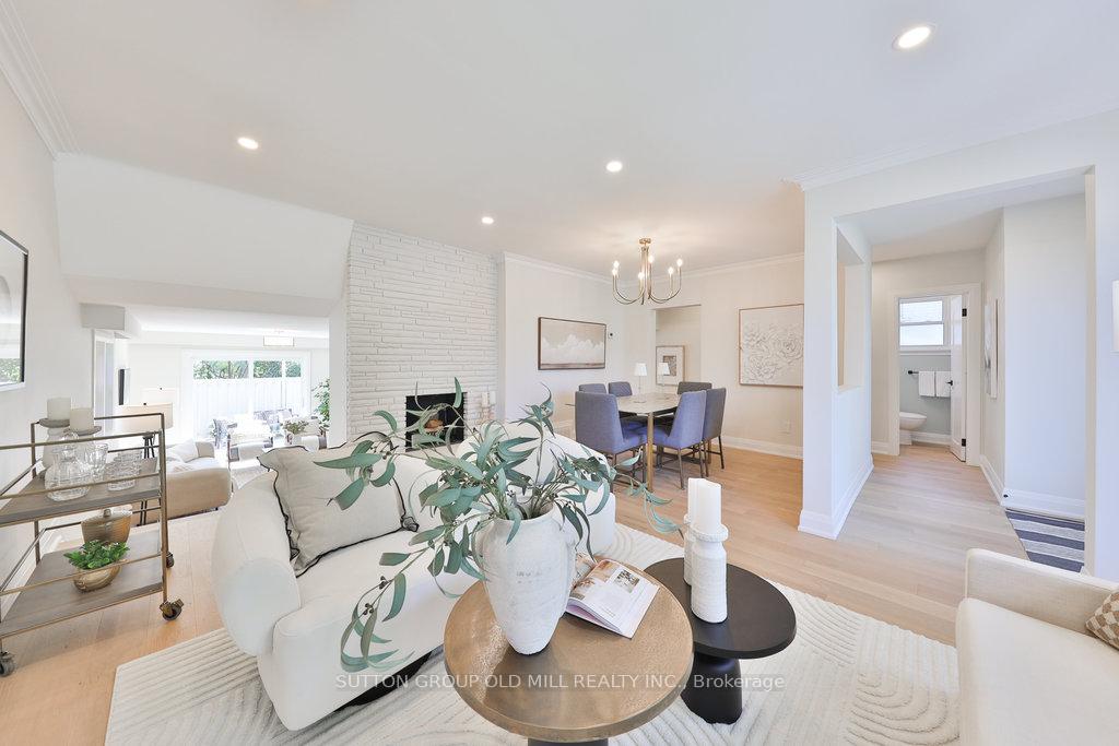Photo 5 of 36 Laurelwood Crescent, Etobicoke, Willowridge-Martingrove-Richview — HOMEH